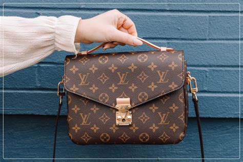 louis vuitton tücher fake|false Louis Vuitton prints.